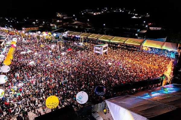 Multidão prestigia as 3 noites de show no Parque "Moacir Pimentel"